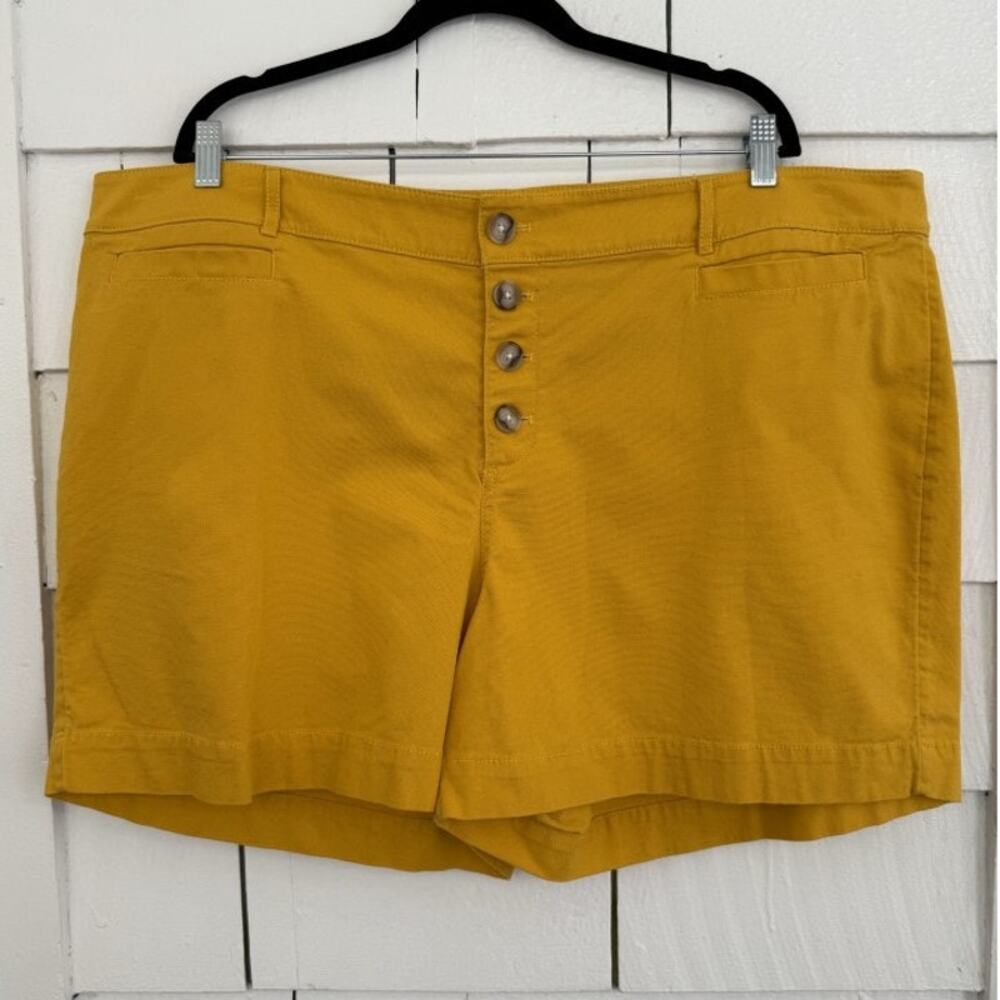 LOFT Plus Women's Size 20 High Rise Shorts Butter Yellow Button Fly Coastal Chic